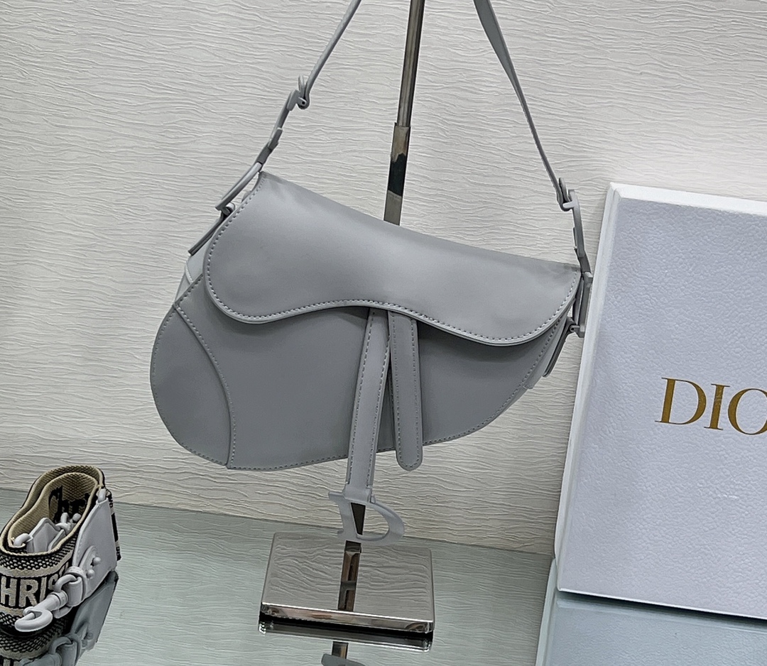Bagsaaa D10r Saddle Light Grey - 25.5 x 20 x 6.5 cm