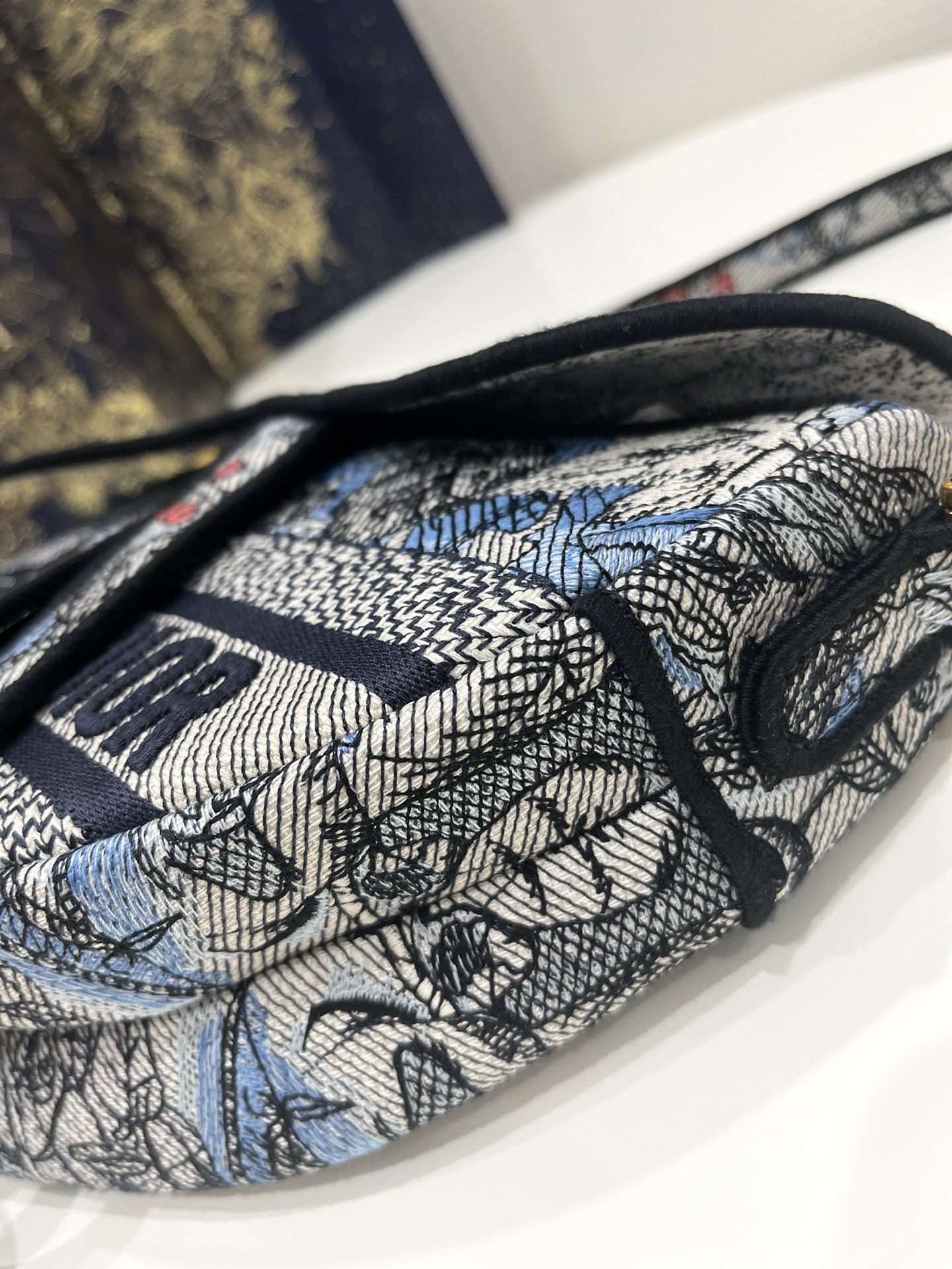 Bagsaaa D10r Saddle Camouflage Embroidered Blue - 25.5 x 20 x 6.5 cm