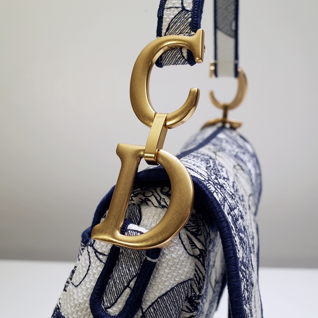 Bagsaaa D10r Saddle Blue and White Embroidered - 25.5 x 20 x 6.5 cm