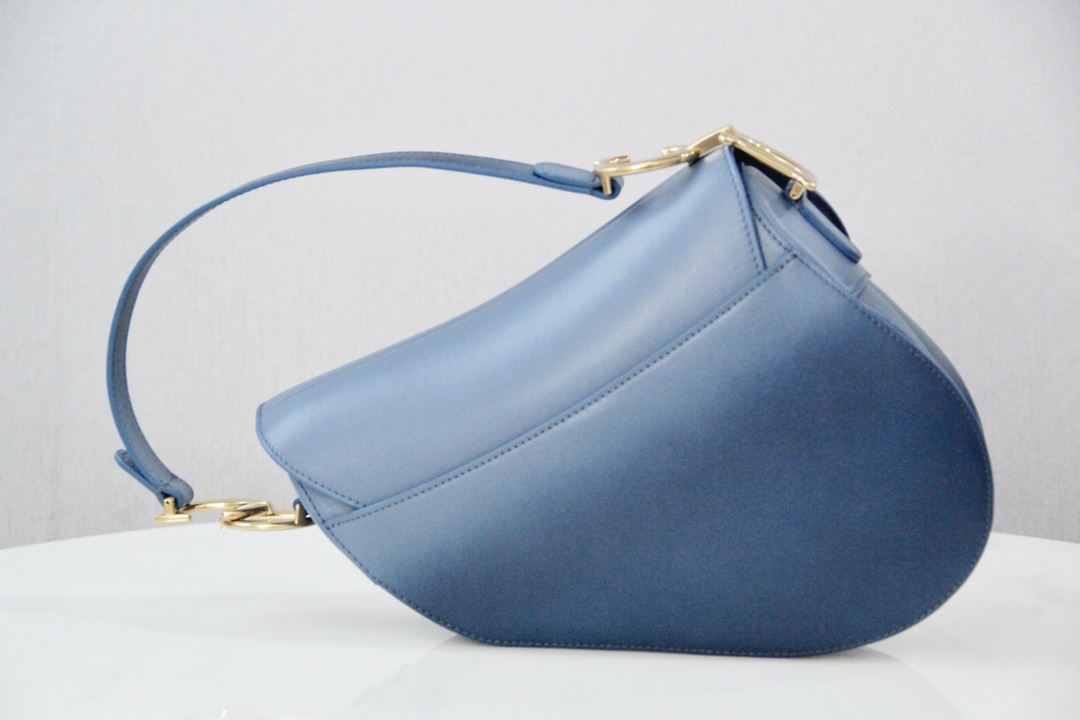 Bagsaaa D10r Saddle Ombre Blue Leather -25.5 x 20 x 6.5 cm
