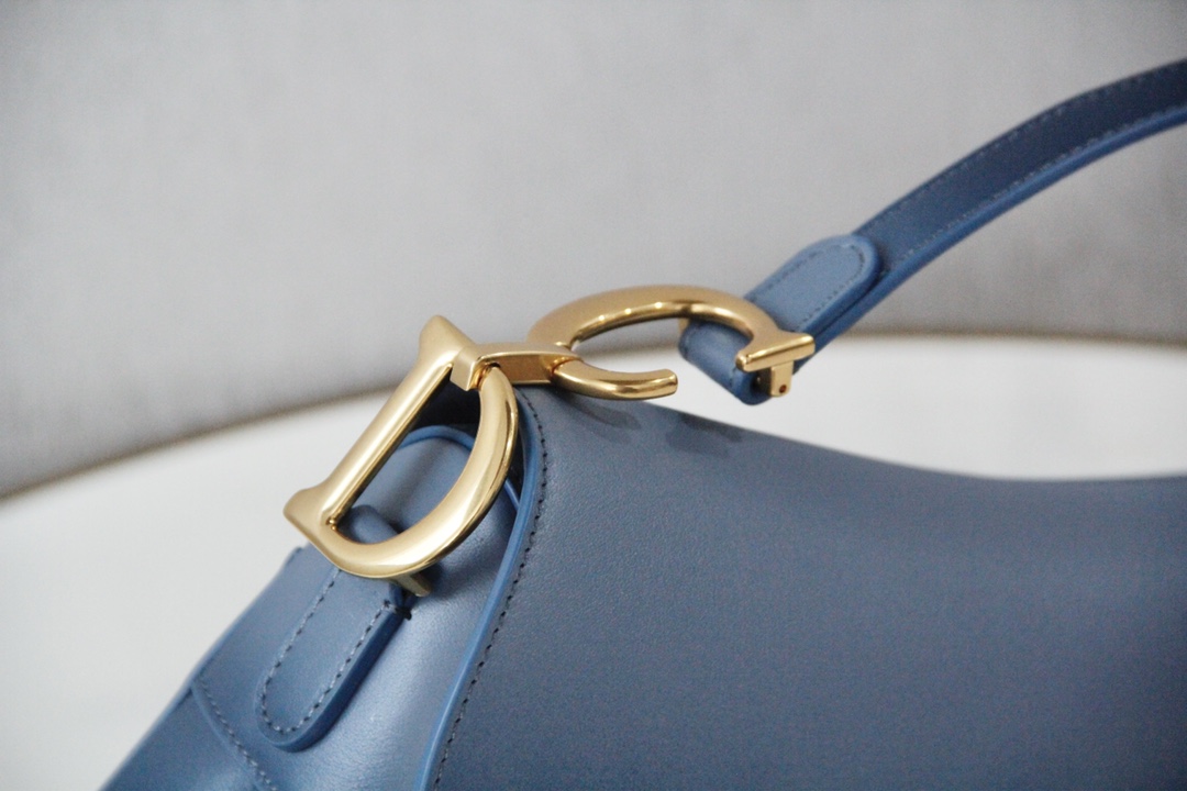 Bagsaaa D10r Saddle Ombre Blue Leather -25.5 x 20 x 6.5 cm