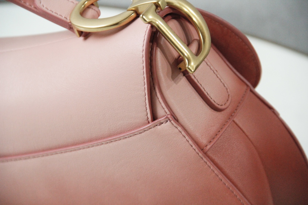 Bagsaaa D10r Saddle Ombre Red Leather - 25.5 x 20 x 6.5 cm