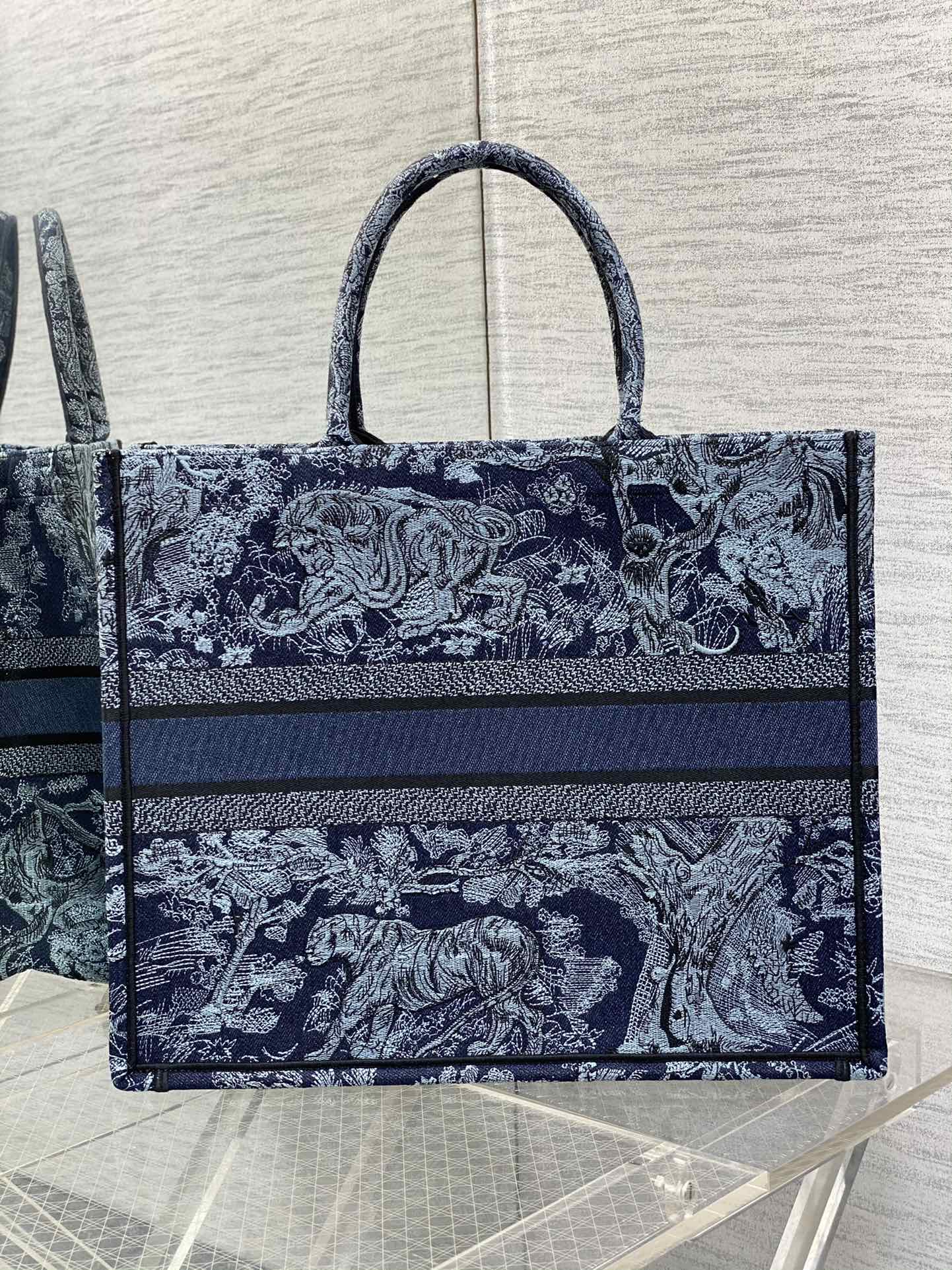 Bagsaaa D10r Book Tote Medium Denim Blue Toile de Jouy Embroidery - 41cm