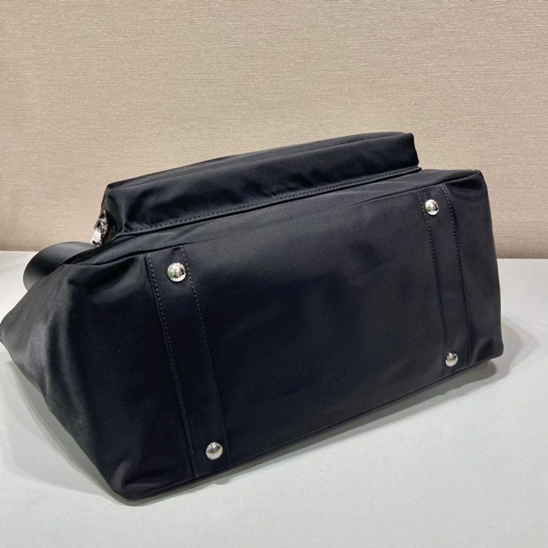 Bagsaaa Pra*a Re-Nylon baby bag - 35x30x17cm