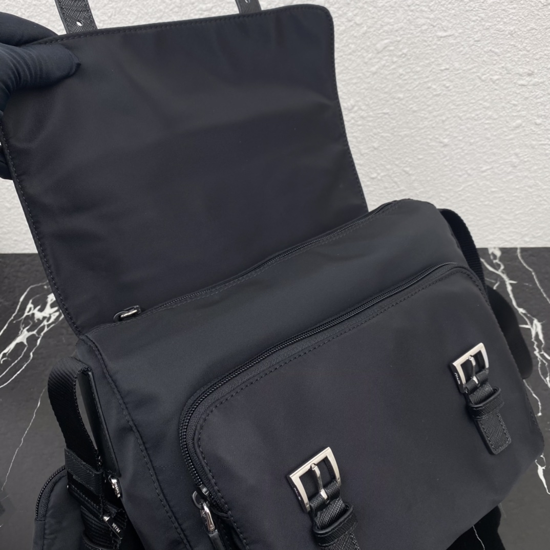 Bagsaaa Pra*a Re-Nylon black shoulder bag - 27x20.5x12cm