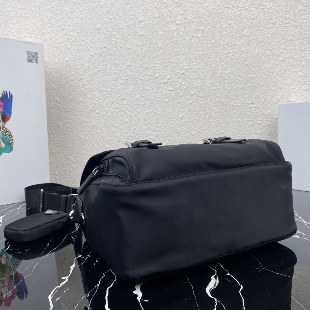 Bagsaaa Pra*a Re-Nylon black shoulder bag - 27x20.5x12cm