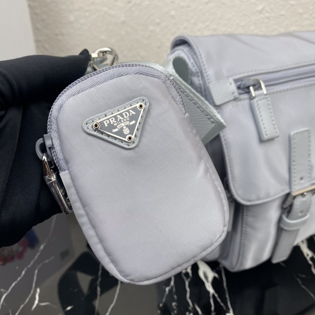 Bagsaaa Pra*a Re-Nylon light blue shoulder bag - 27x20.5x12cm