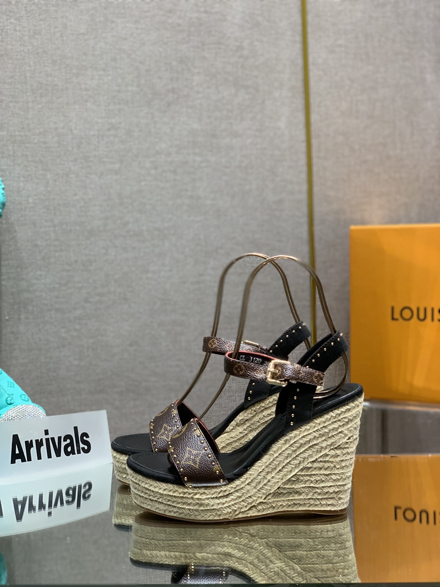 Bagsaaa L0vis Vvtt0n Wedge Sandals Black