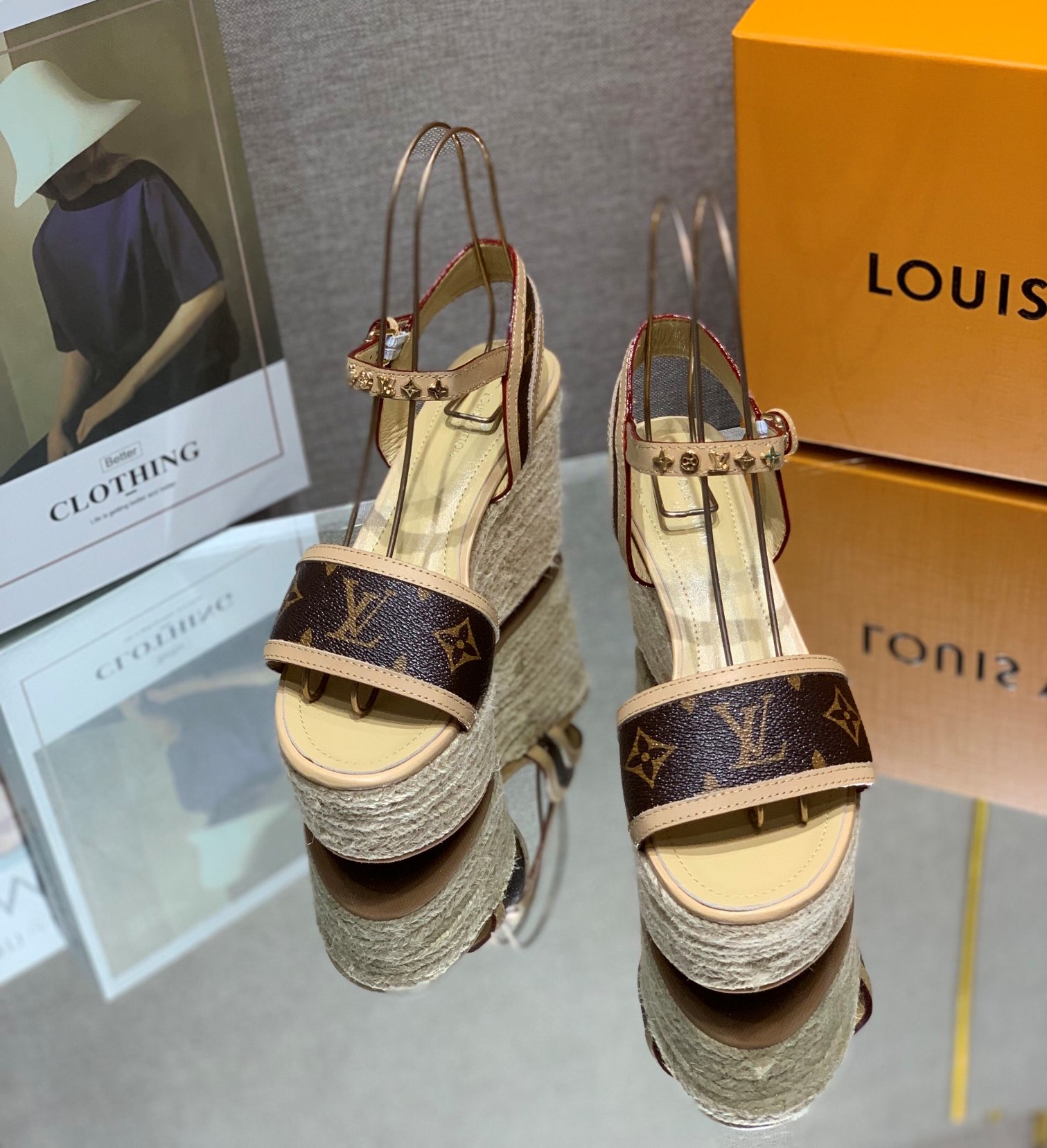 Bagsaaa L0vis Vvtt0n Wedge Sandals White and Brown 