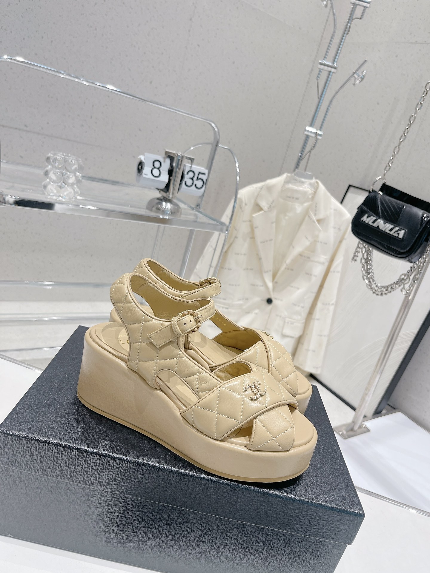 Bagsaaa Ch**el Beige Lambskin Wedge Sandals