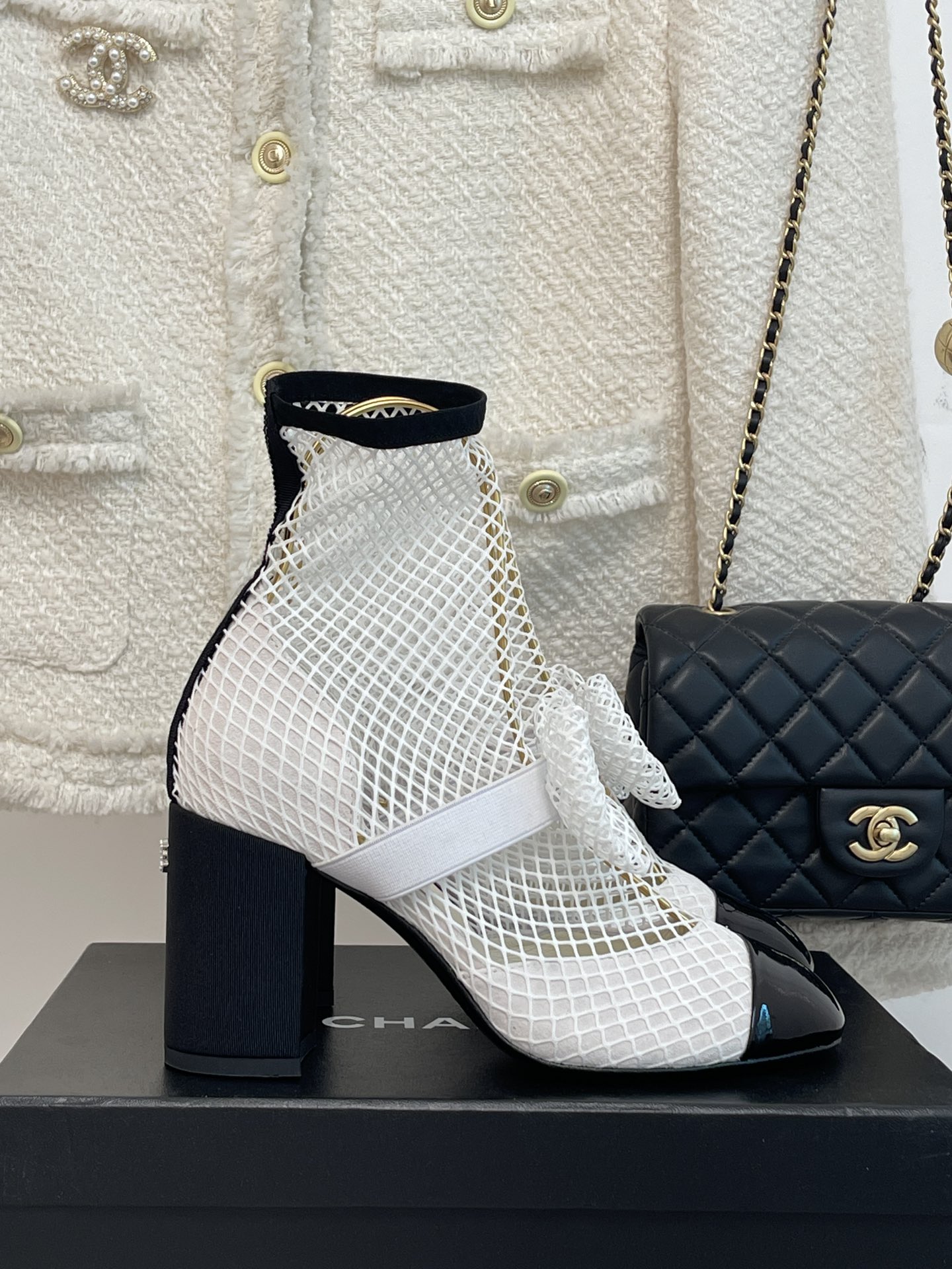 Bagsaaa Ch**el Mary Janes Resille, Kid Suede & Patent Calfskin White & Black High Heels