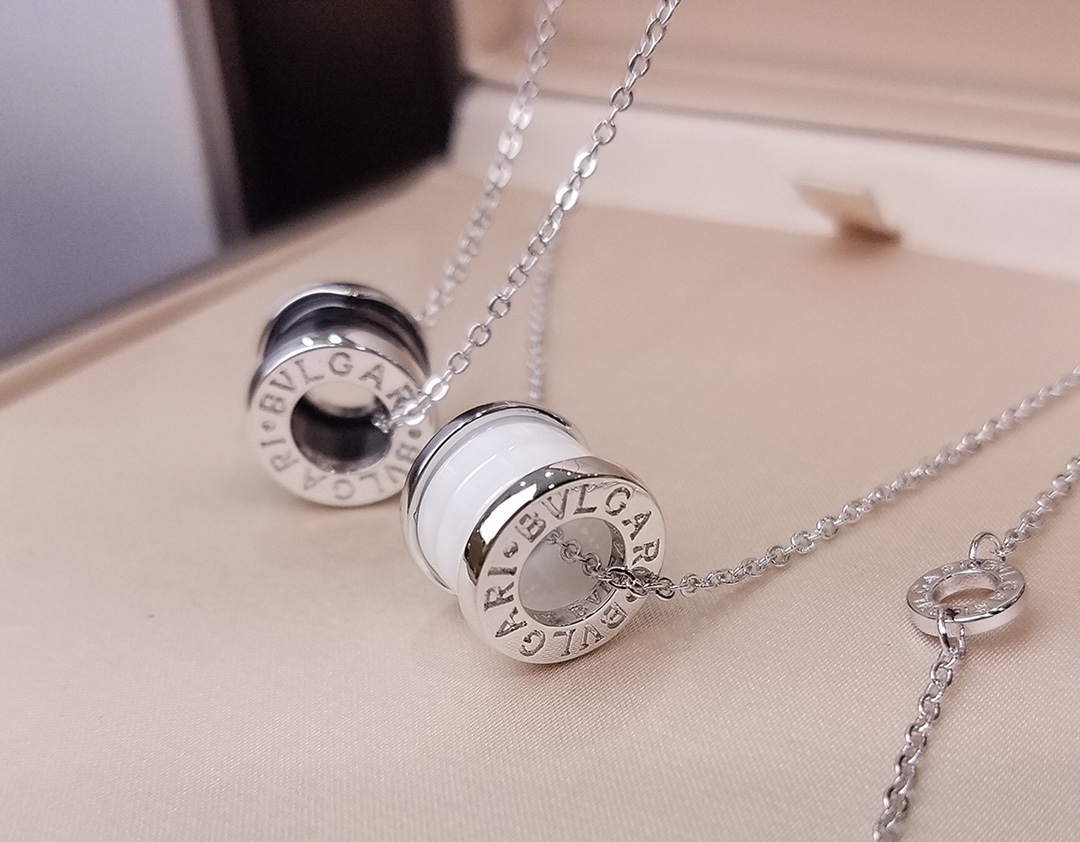 Bagsaaa Bv1g*ai B.zero1 Necklace with black/white Round Pendant
