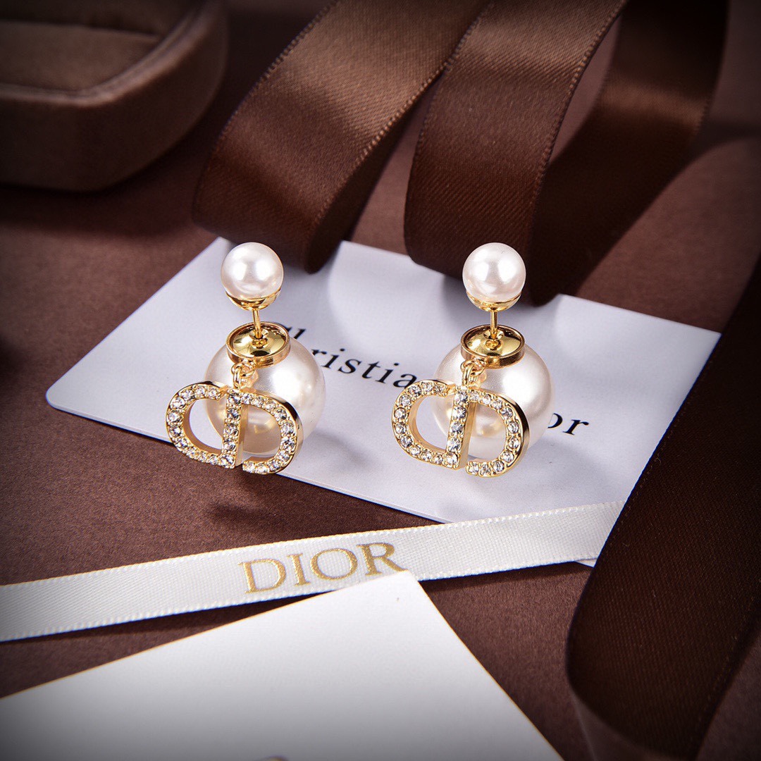 Bagsaaa D10r Crystal Montaigne CD Stud Earrings
