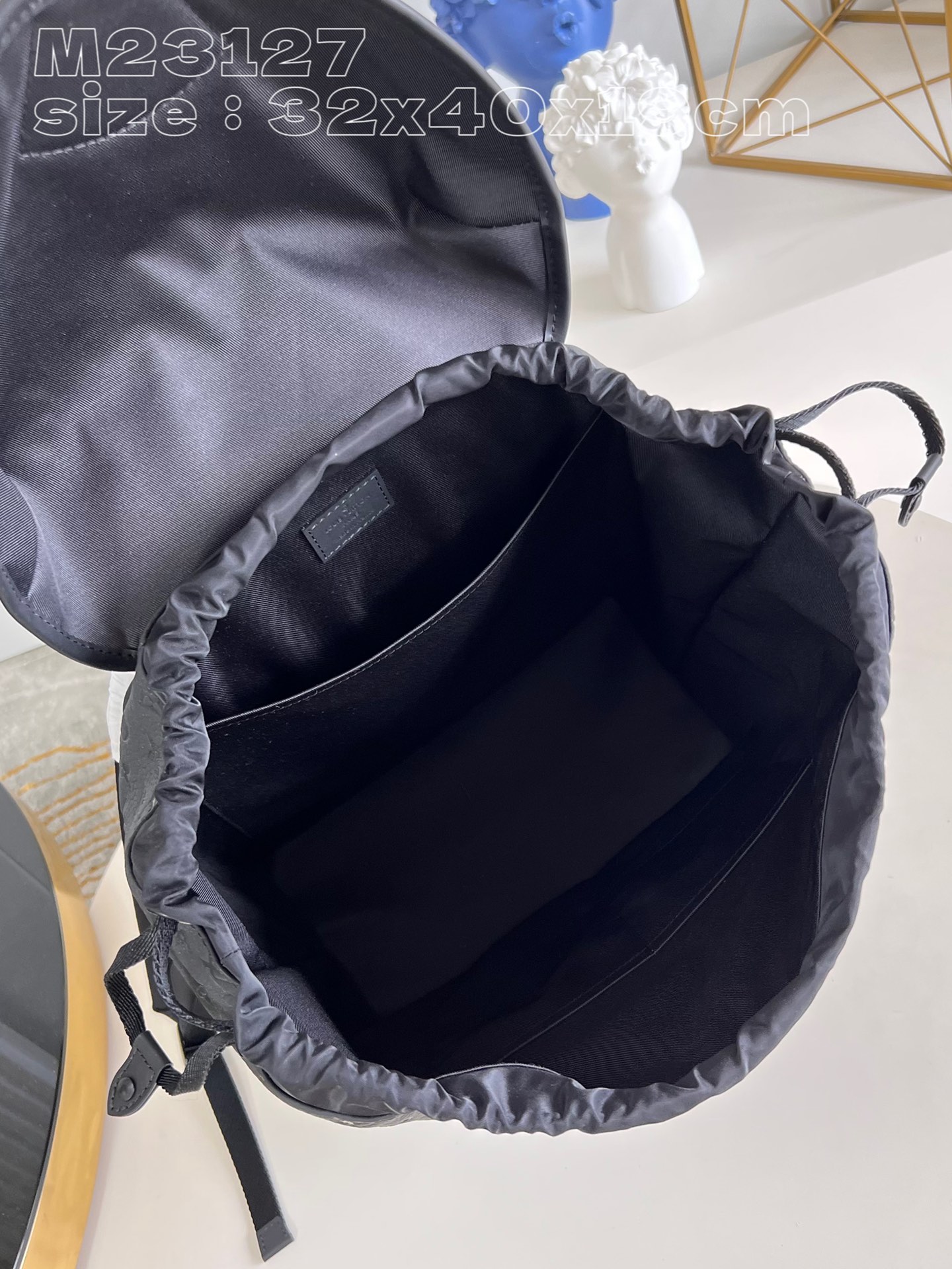 Bagsaaa L0vis Vvtt0n Montsouris Taurillon Monogram - 32 x 40 x 19 cm