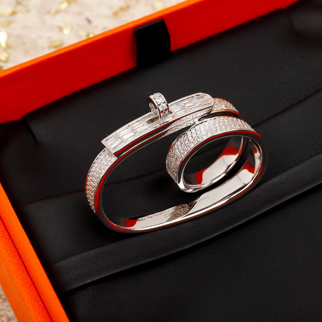 Bagsaaa H**me5 Ring