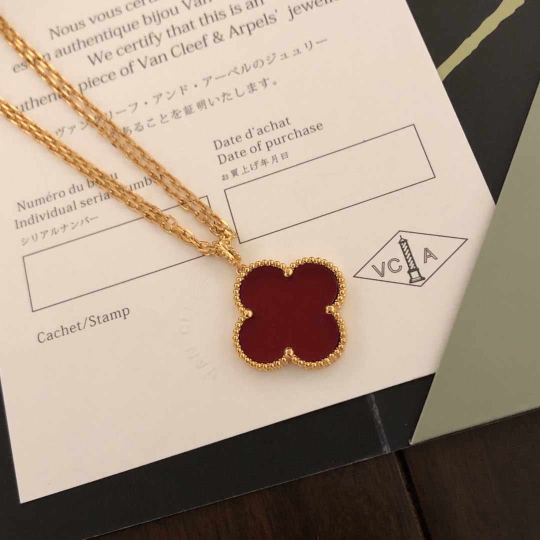 Bagsaaa V*n Cl**f & Arp*1s Clover Red Necklace