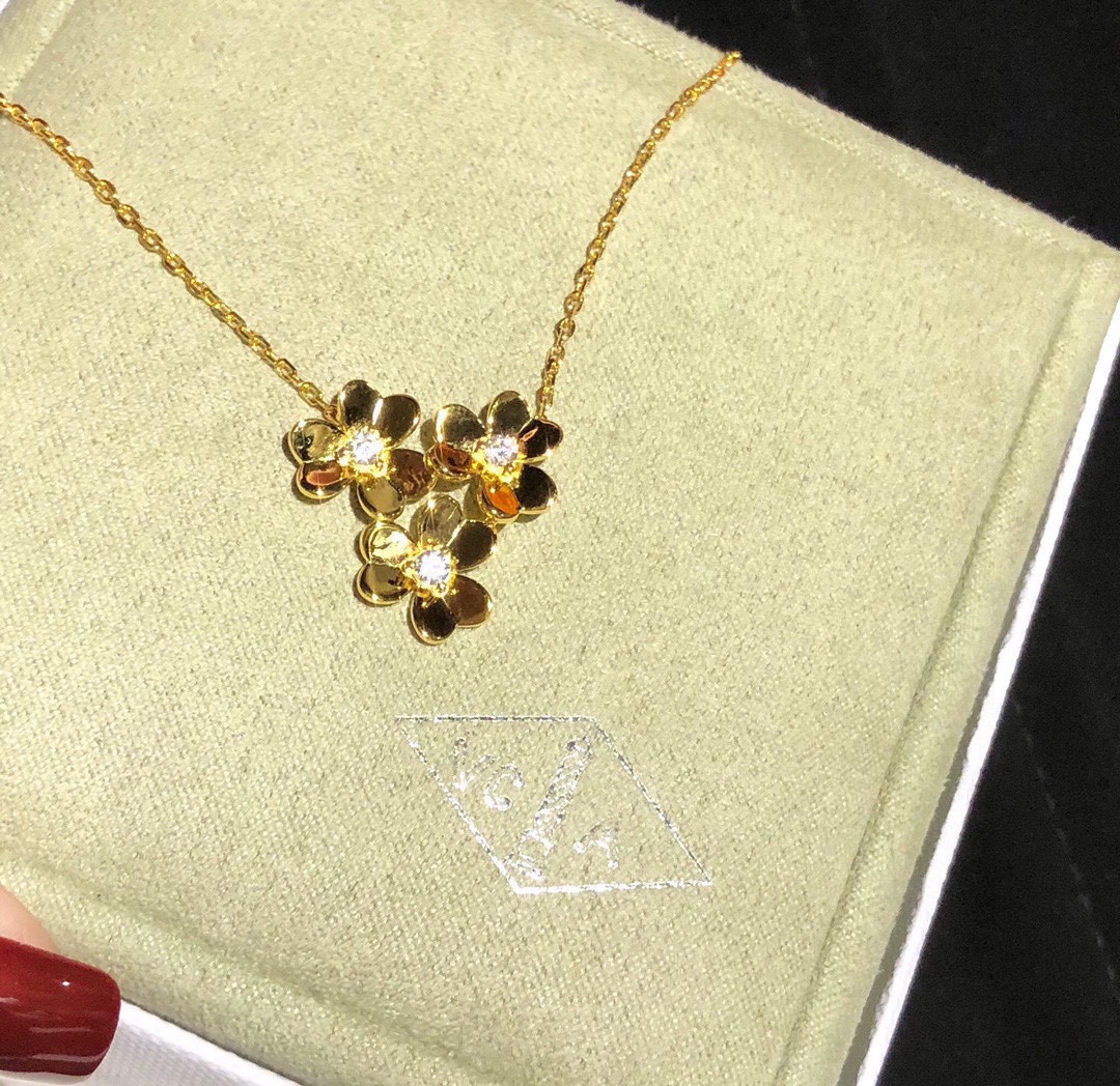 Bagsaaa V*n Cl**f & Arp*1s Frivole 3 flowers necklace
