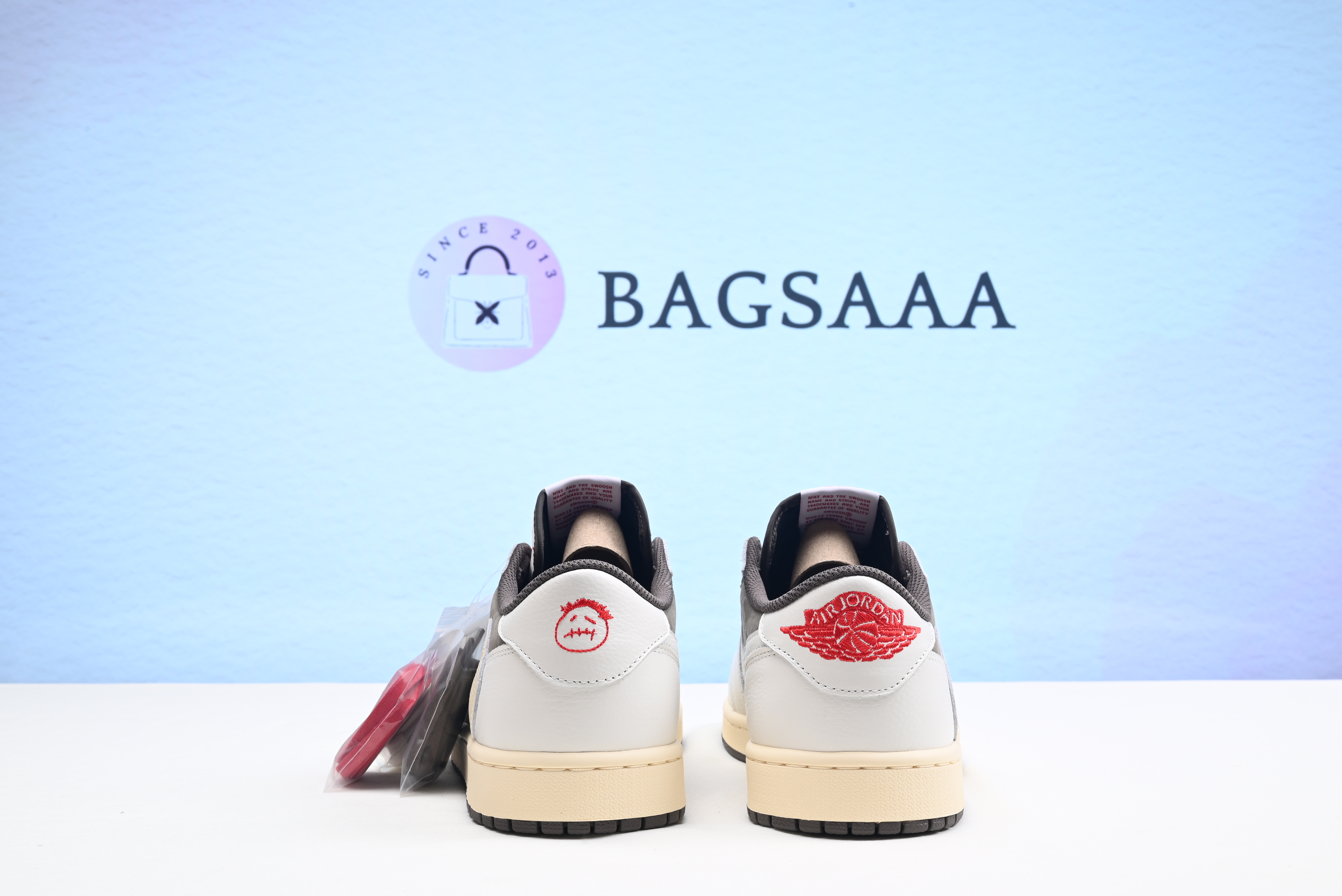 Bagsaaa TRAVIS SCOTT X AIR JORDAN 1 LOW OG REVERSE MOCHA