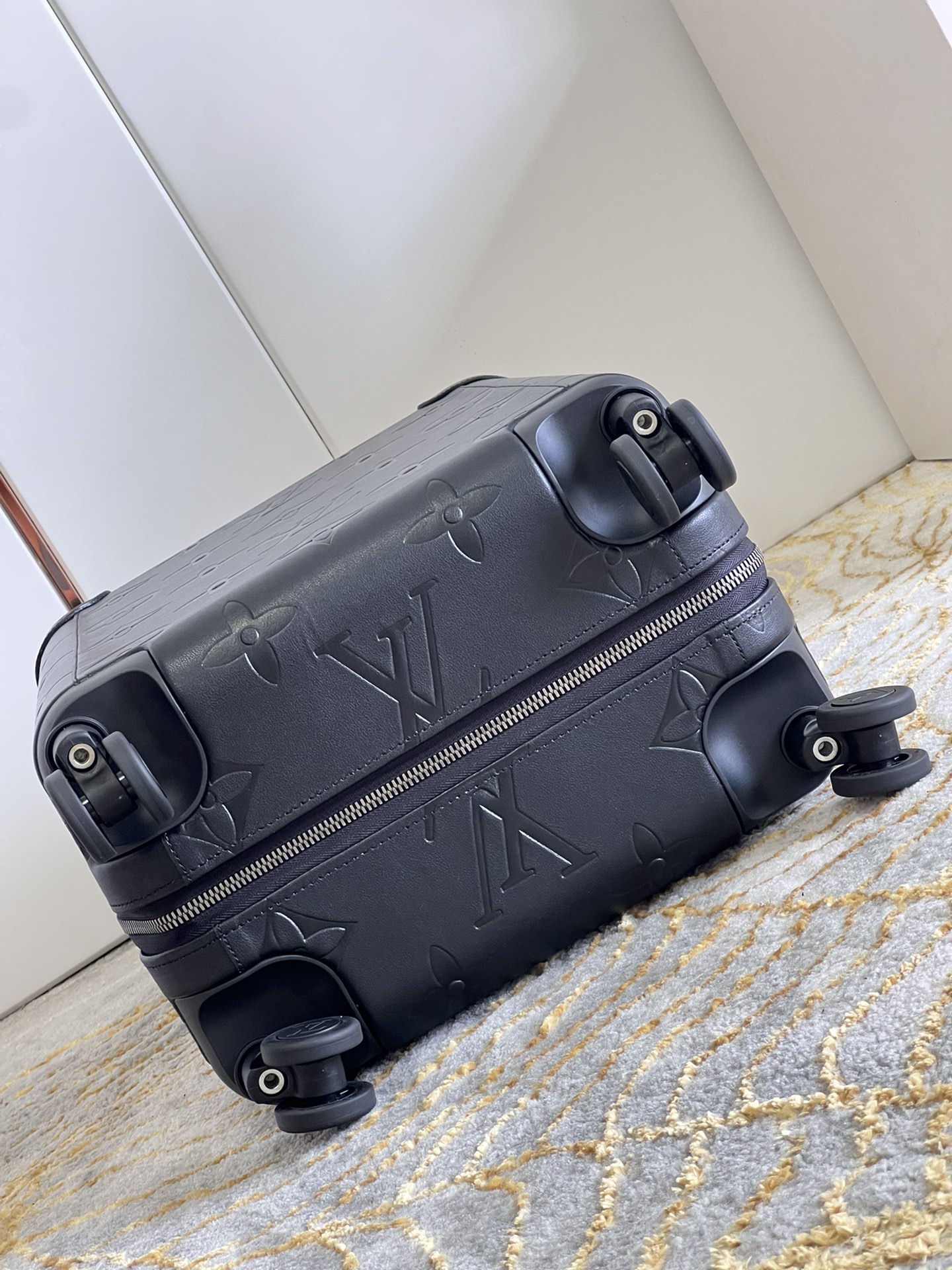 Bagsaaa L0vis Vvtt0n Horizon 55 Black Monogram Empreinte Giant leather - M46115 - 38 x 55 x 21cm