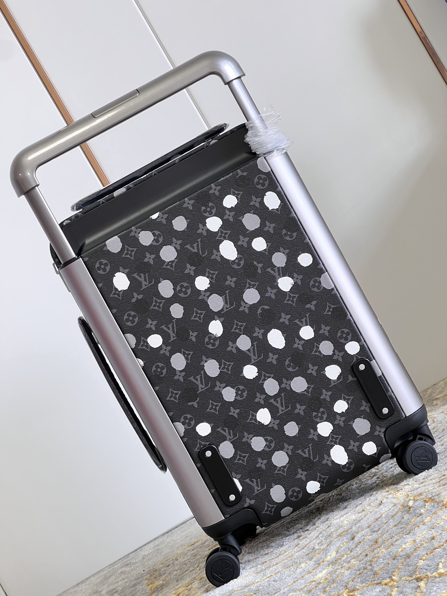 Bagsaaa L0vis Vvtt0nLV x YK Horizon 55 Black and silver Rolling Luggage - M10122