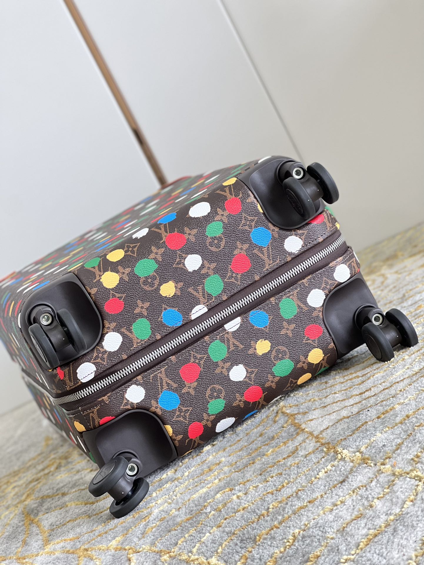 Bagsaaa L0vis Vvtt0n LV x YK Horizon 55 Monogram canvas 3D Painted Dots Rolling Luggage - M10118