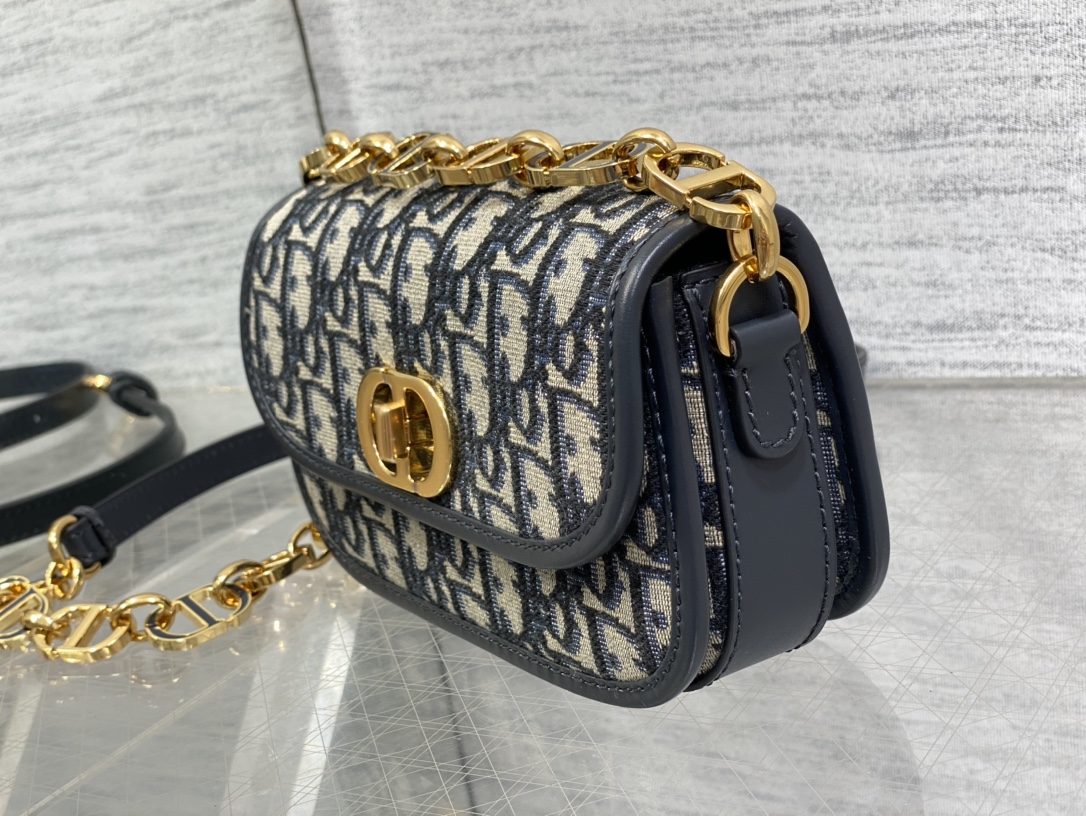 Bagsaaa D10r Montaigne Messenger Oblique Bag - 18*4.5*10cm