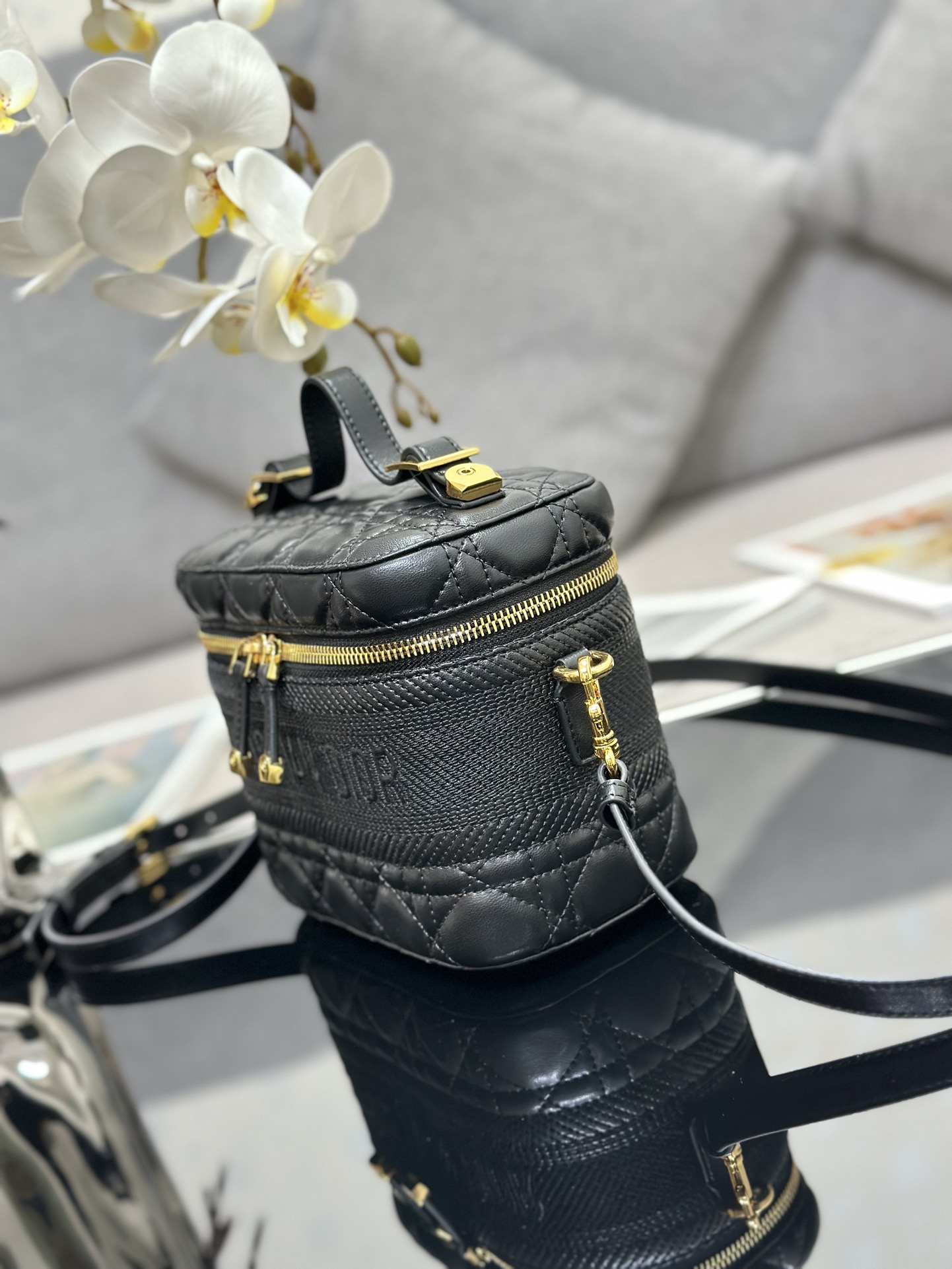 Bagsaaa D10r Small D10r Travel Vanity Black Bag - 18.5 x 13 x 10.5cm