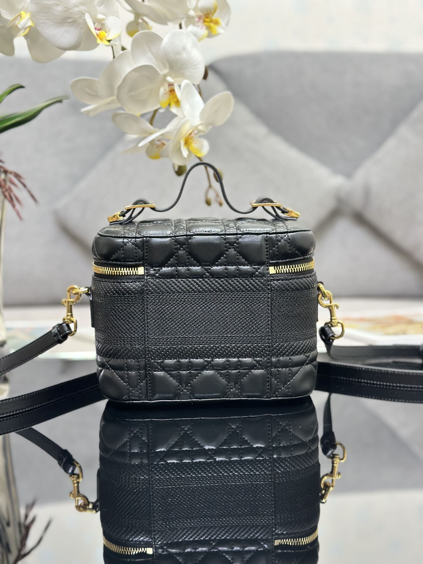 Bagsaaa D10r Small D10r Travel Vanity Black Bag - 18.5 x 13 x 10.5cm