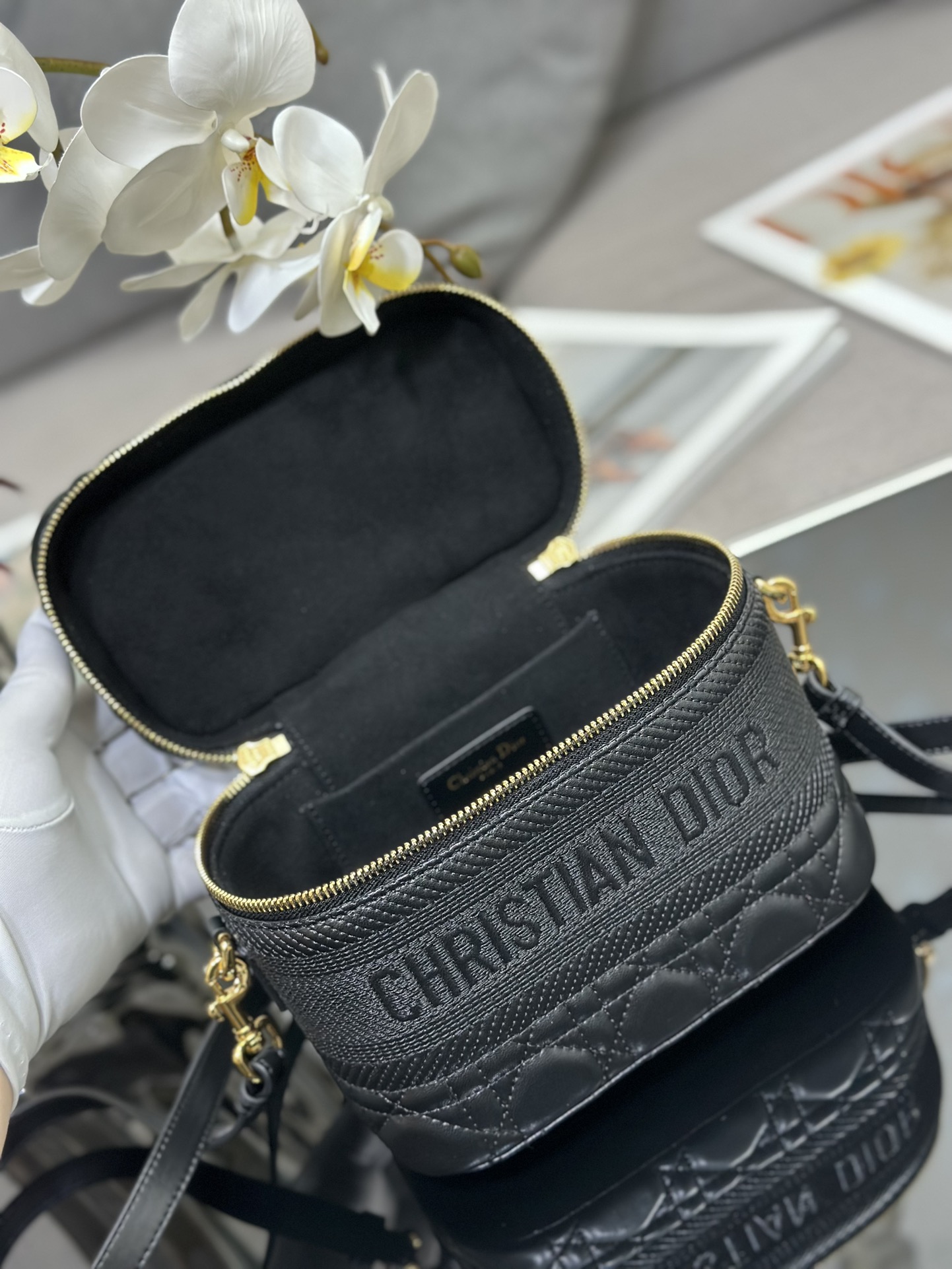 Bagsaaa D10r Small D10r Travel Vanity Black Bag - 18.5 x 13 x 10.5cm