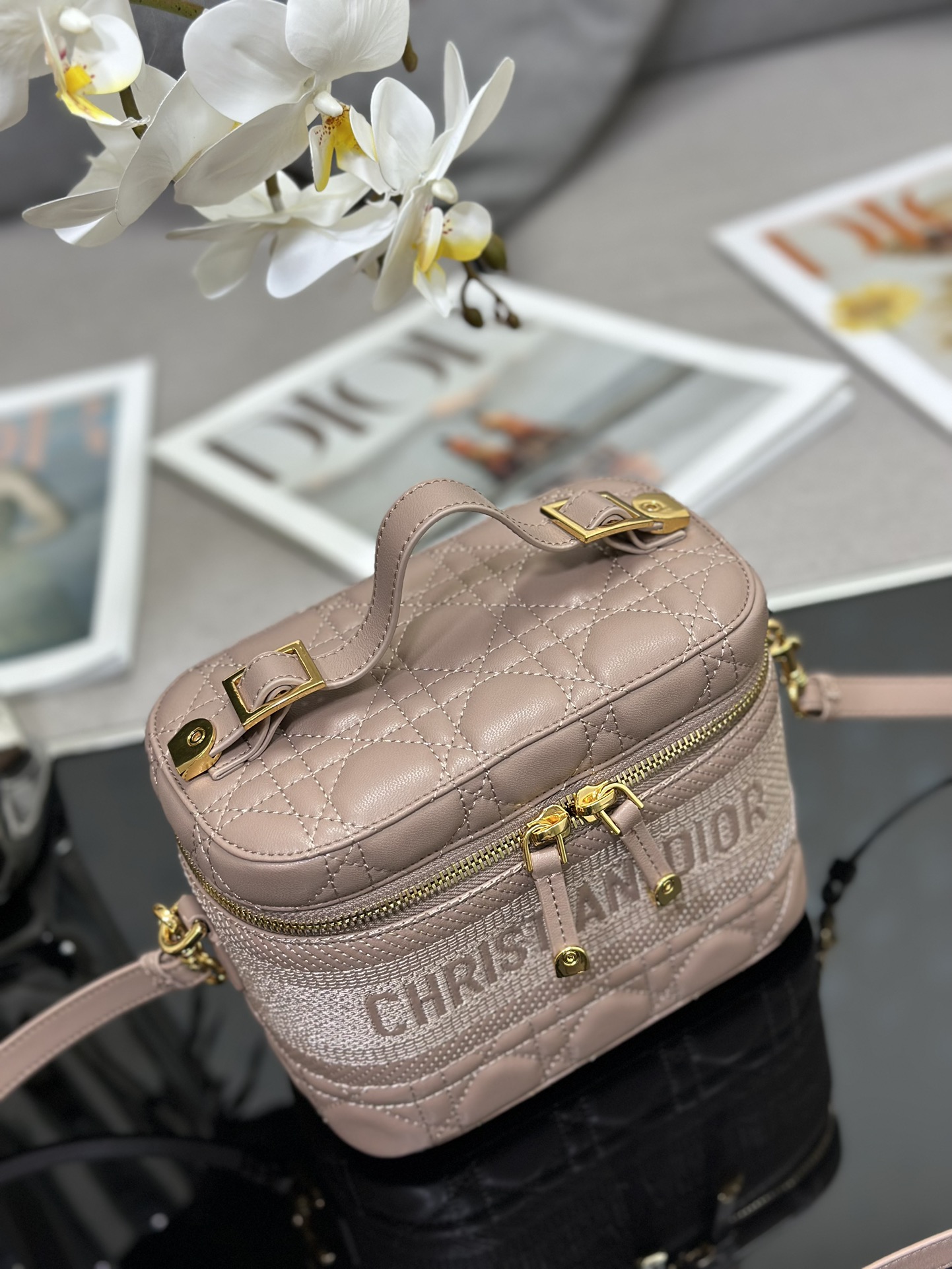 Bagsaaa D10r Small D10r Travel Vanity Pink Bag - 18.5 x 13 x 10.5cm