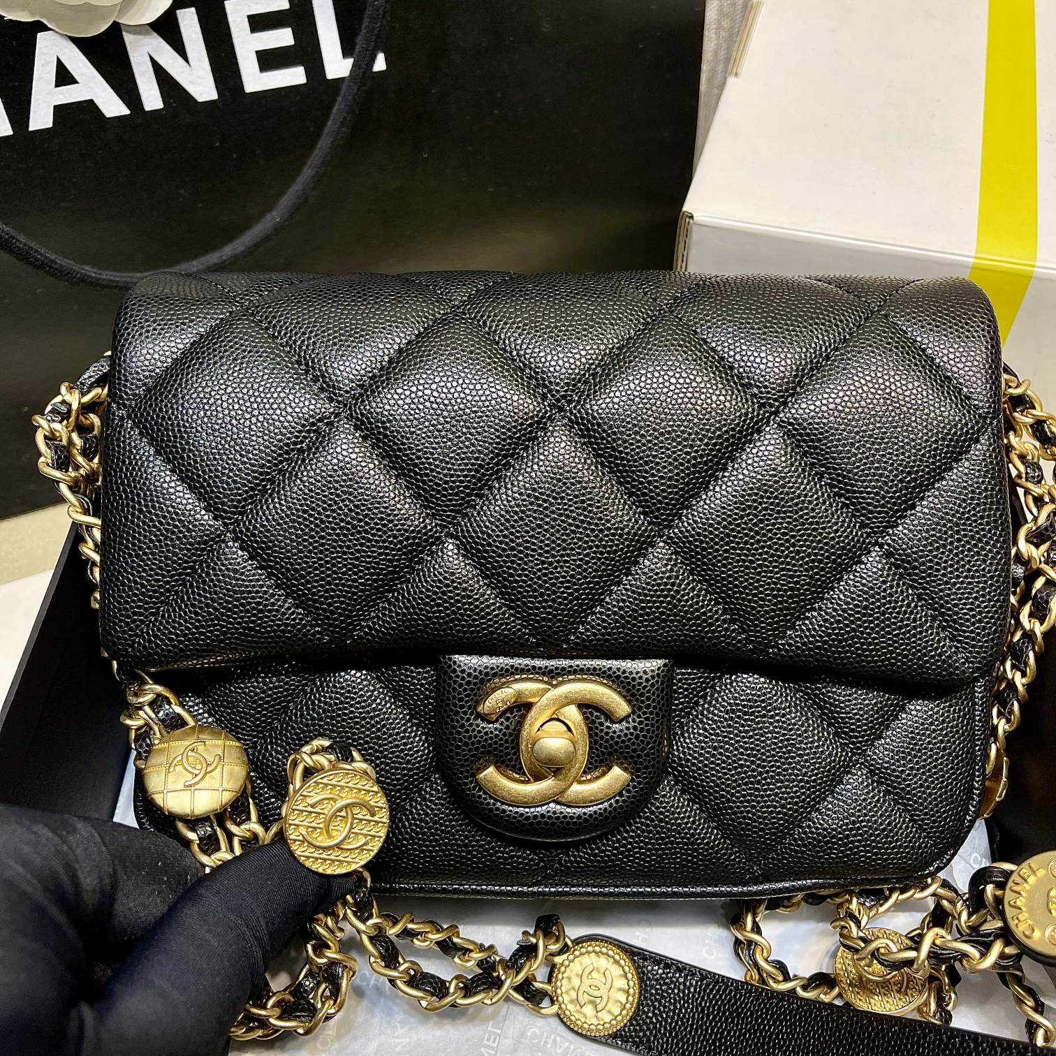Bagsaaa Ch**el Black Flap Bag - 21X14.5X6cm