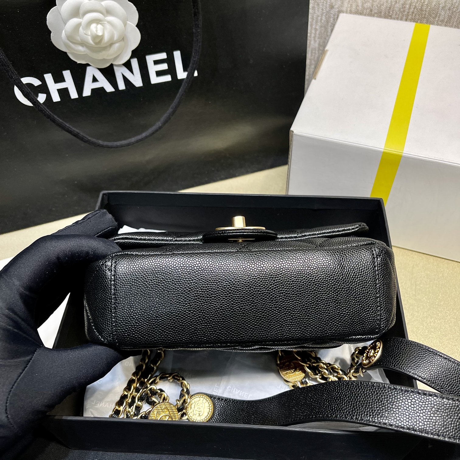 Bagsaaa Ch**el Black Flap Bag - 21X14.5X6cm