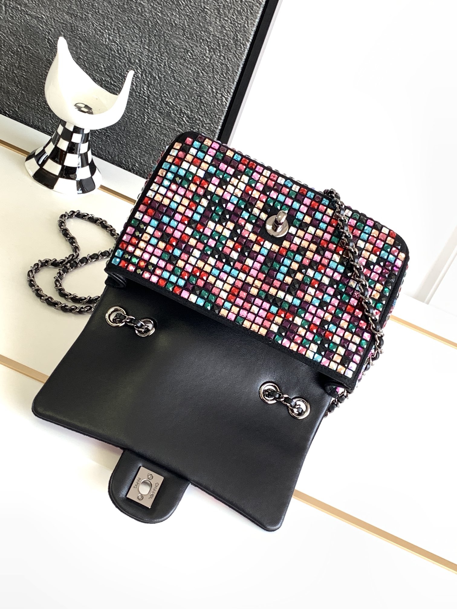 Bagsaaa Ch**el Flap Lambskin, Crystal & Ruthenium-finish metal Bag - 13 × 20 × 6 cm