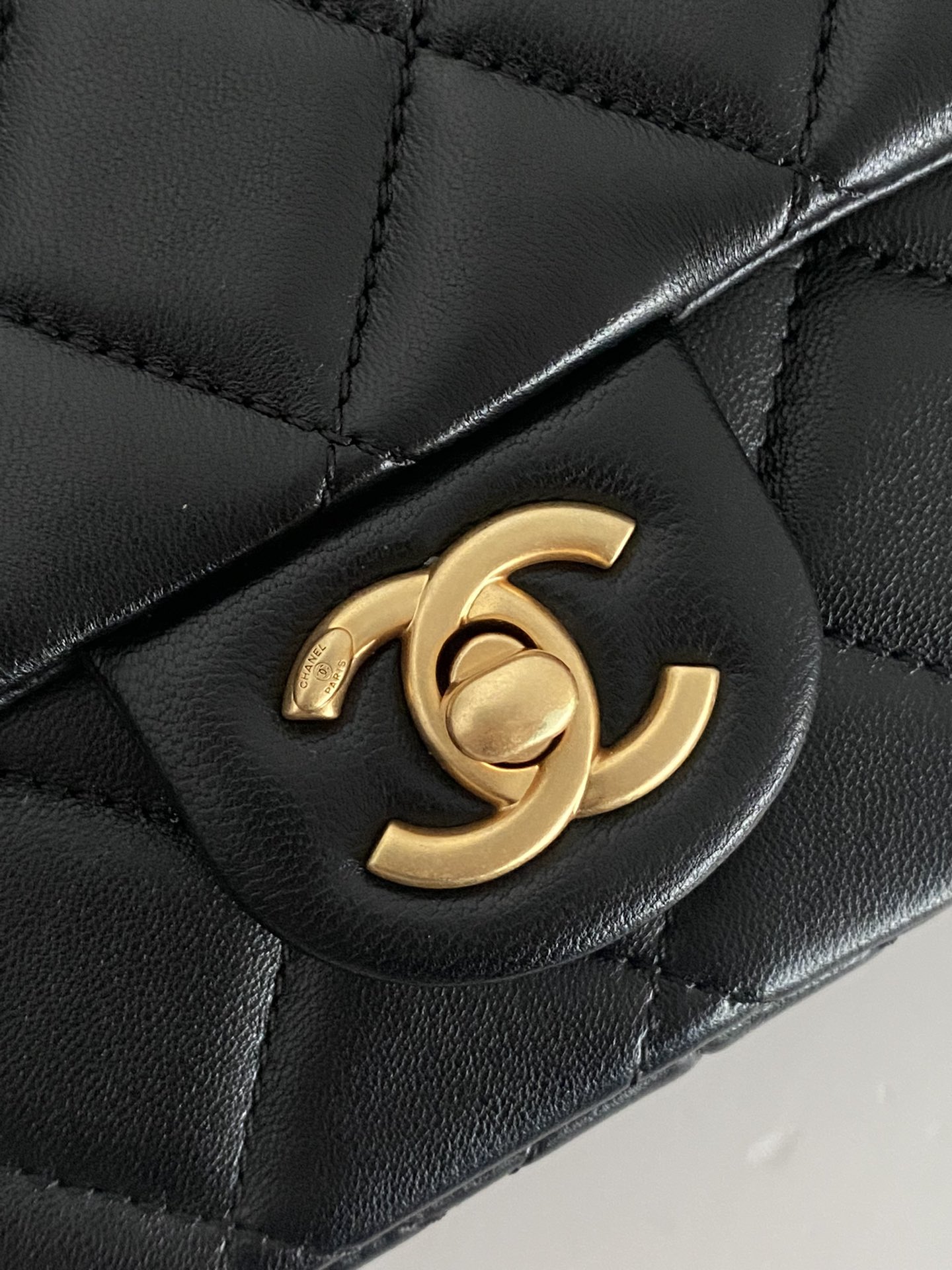 Bagsaaa Ch**el Small Flap Bag With Top Handle AS4151 Black - 13.5 × 21 × 6 cm
