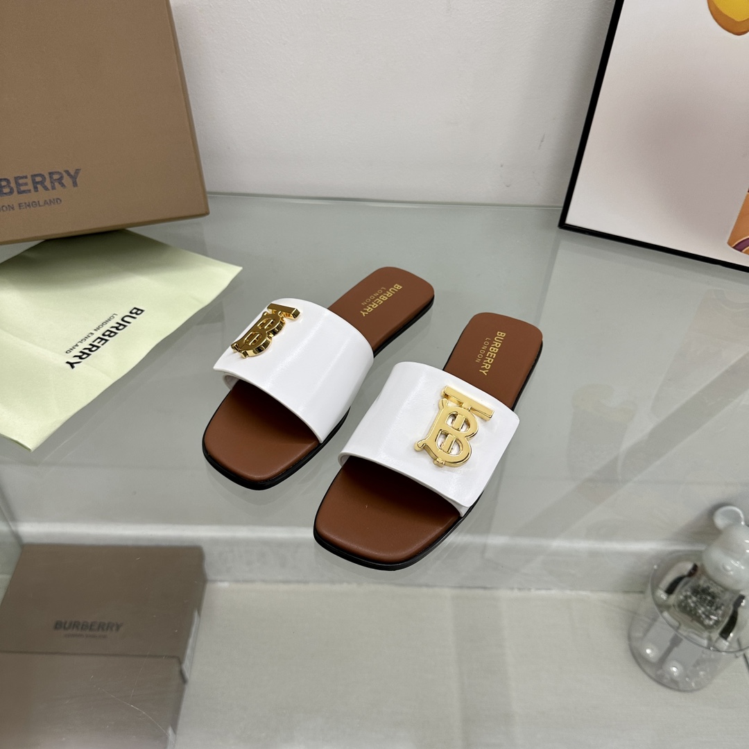 Bagsaaa Bv*b*rry Logo White Slides