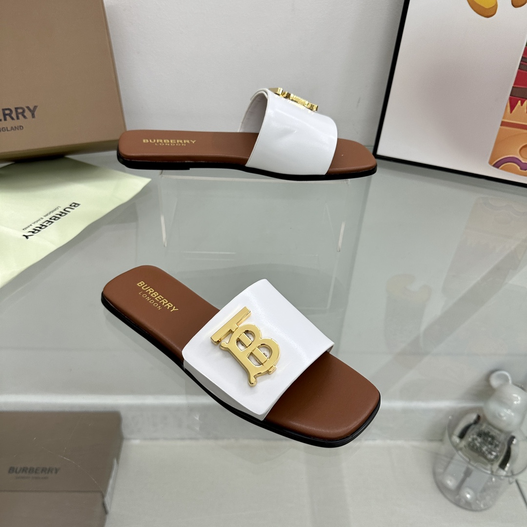 Bagsaaa Bv*b*rry Logo White Slides