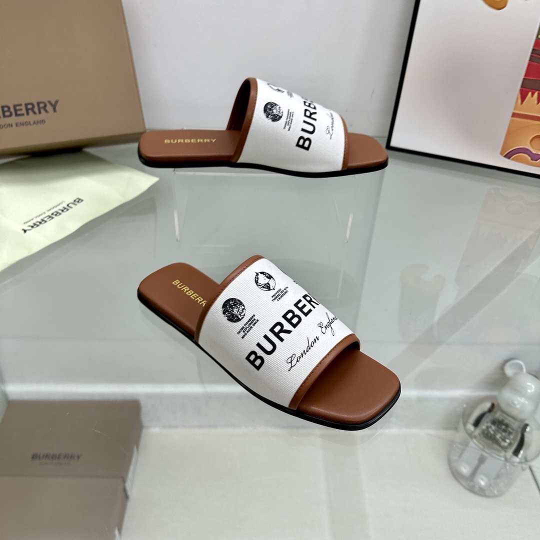 Bagsaaa Bv*b*rry Letters Canvas White Slides