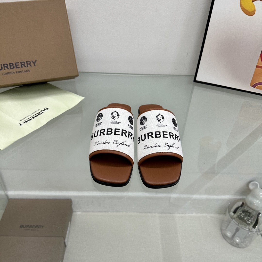 Bagsaaa Bv*b*rry Letters Canvas White Slides