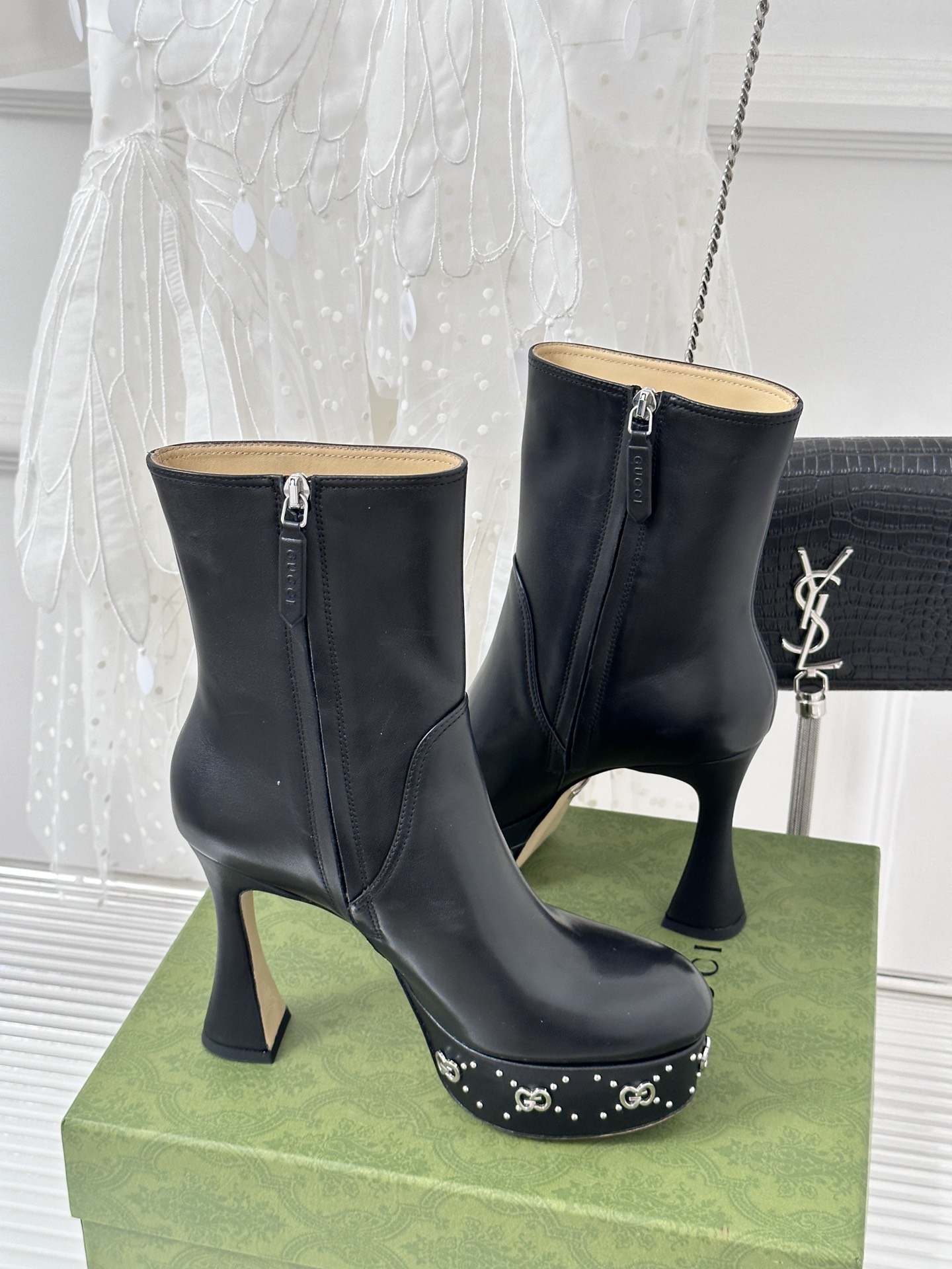 Bagsaaa Gvc*1 GG studded leather ankle boots black