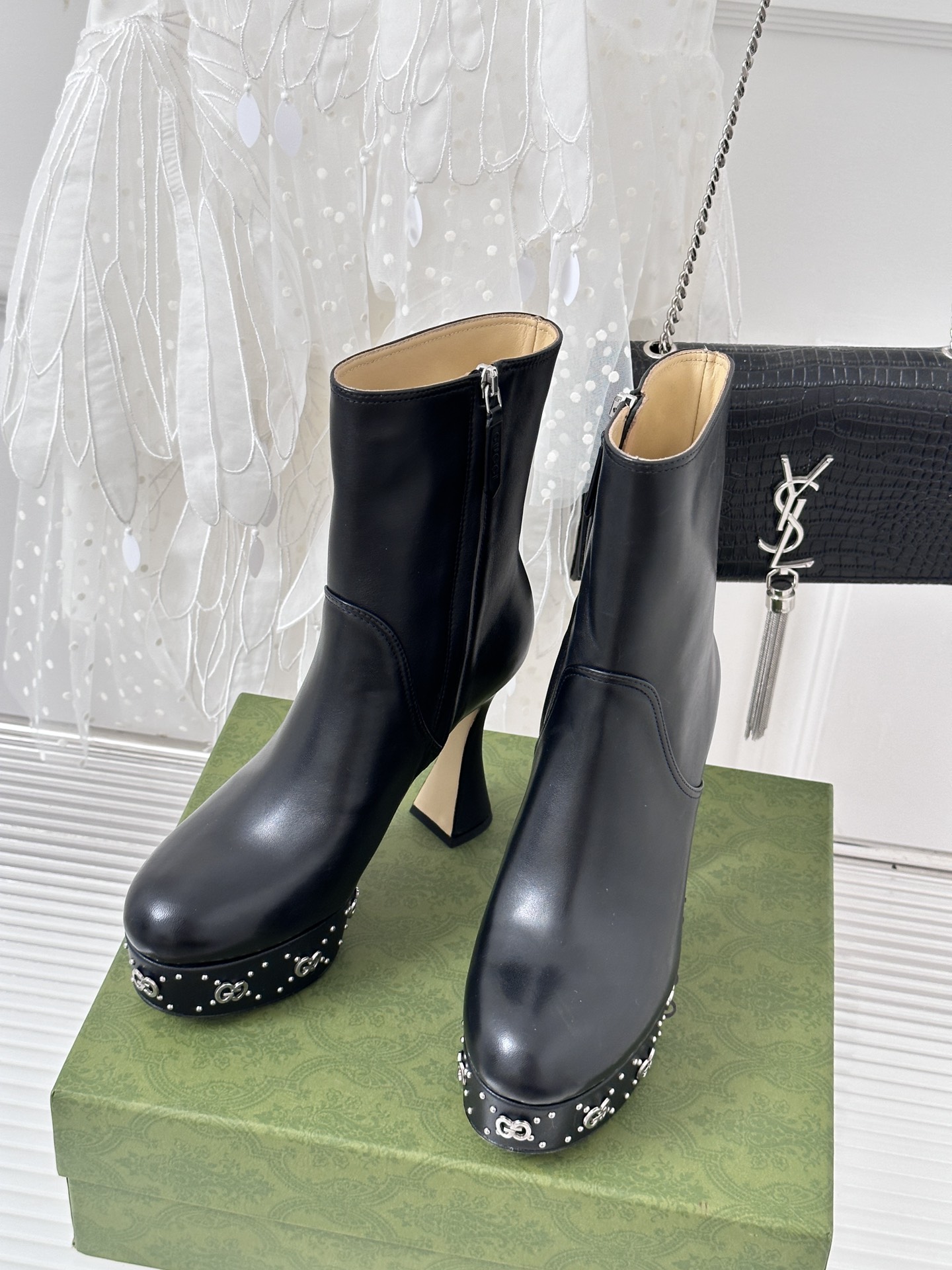 Bagsaaa Gvc*1 GG studded leather ankle boots black
