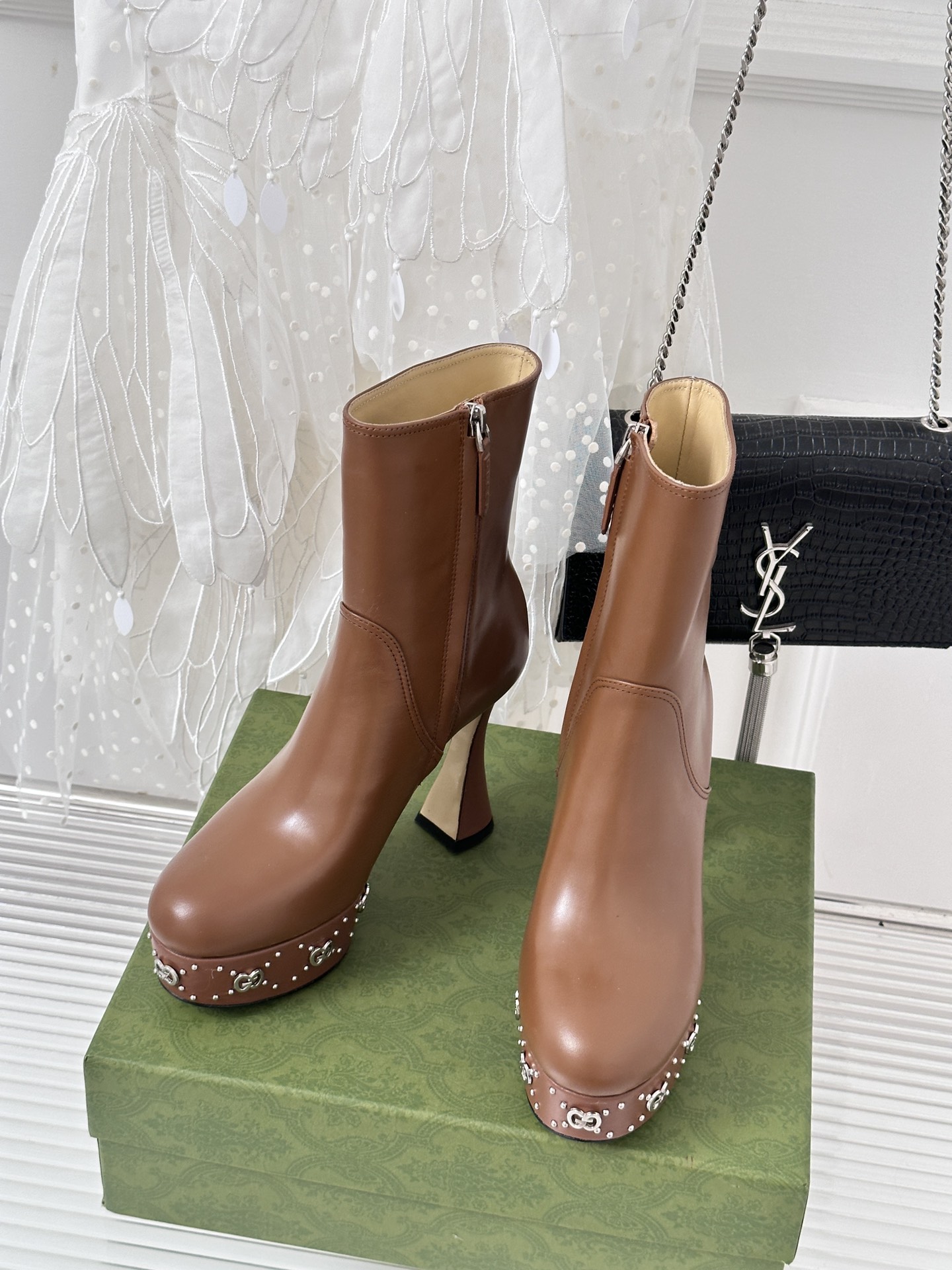 Bagsaaa Gvc*1 GG studded leather ankle boots brown