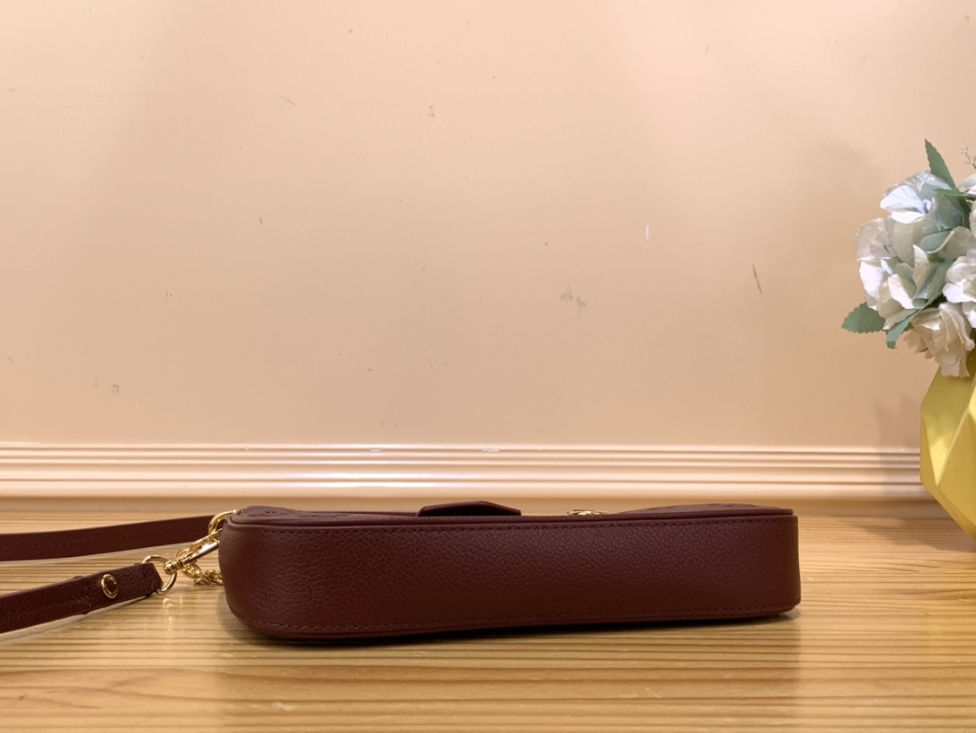 Bagsaaa L0vis Vvtt0n Easy On Pouch Burgundy - 19 x 11.5 x 3