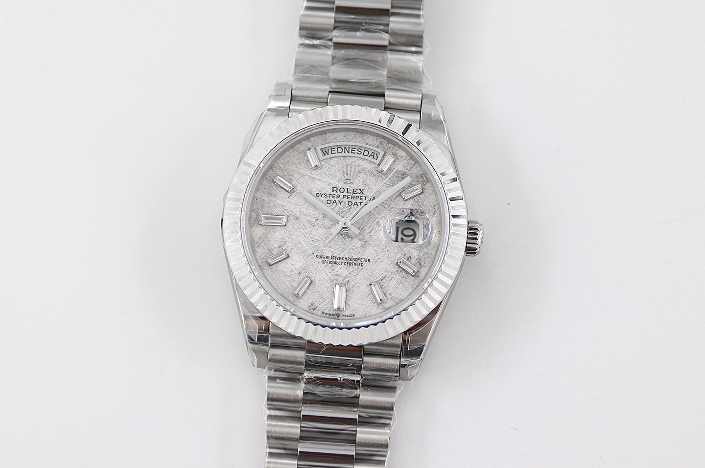 Bagsaaa R01ex Day-Date 40mm White Gold Meteorite Dial 228239