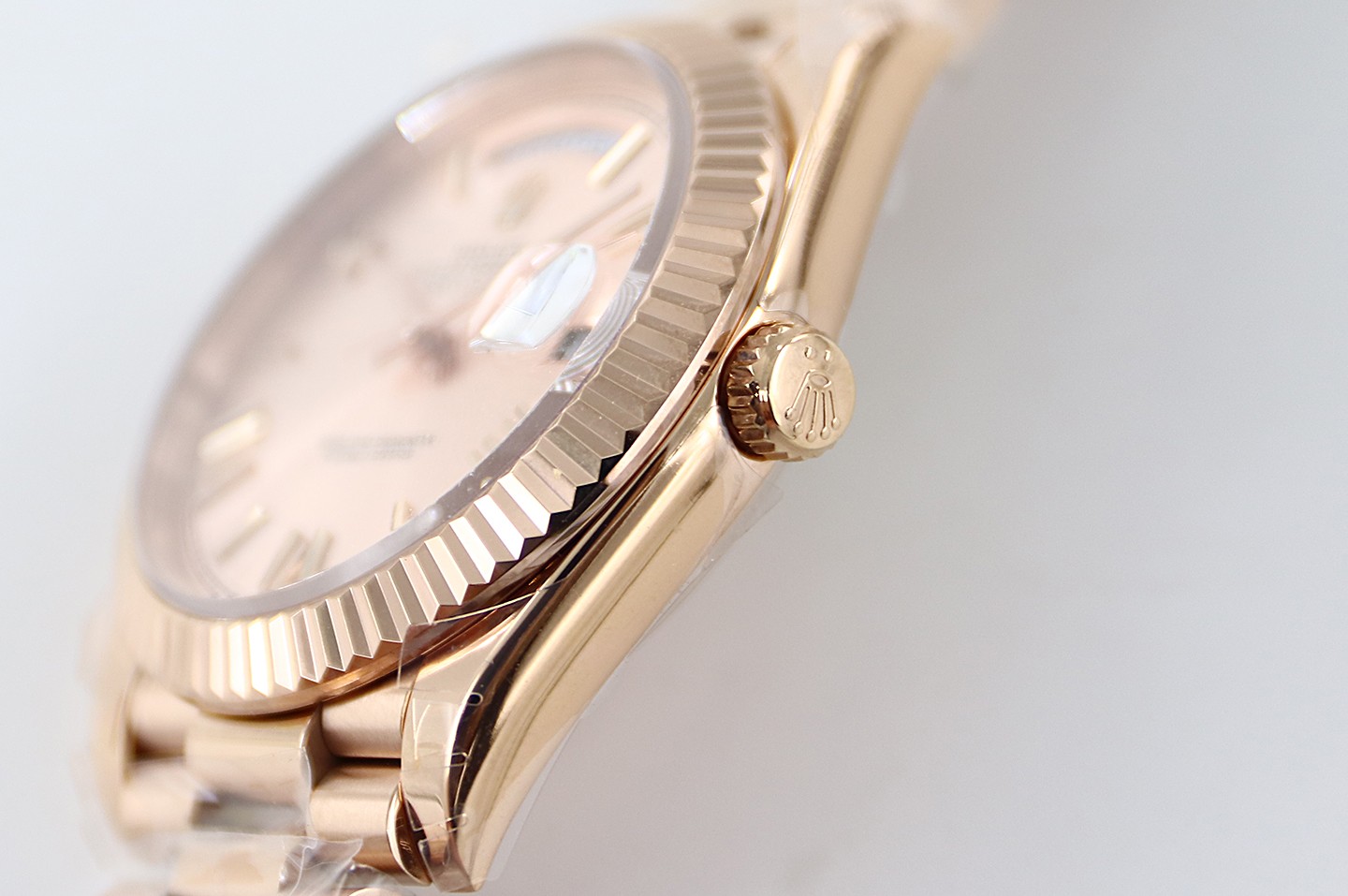 Bagsaaa R01ex Day-Date 40mm Rose Gold