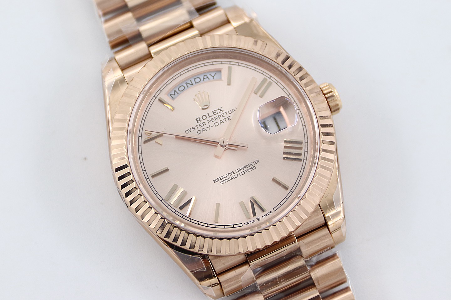 Bagsaaa R01ex Day-Date 40mm Rose Gold