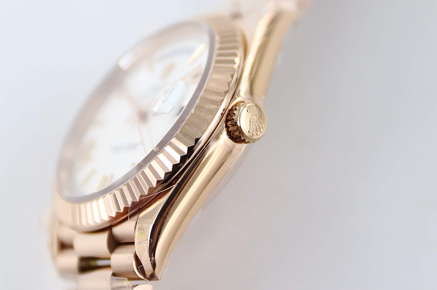 Bagsaaa R01ex Day-Date 40mm Rose Gold White Dial