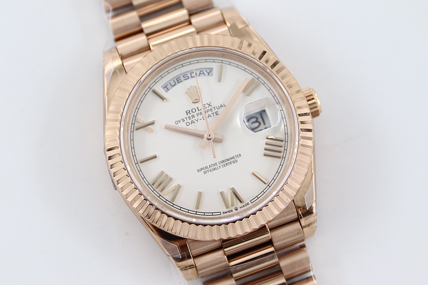 Bagsaaa R01ex Day-Date 40mm Rose Gold White Dial