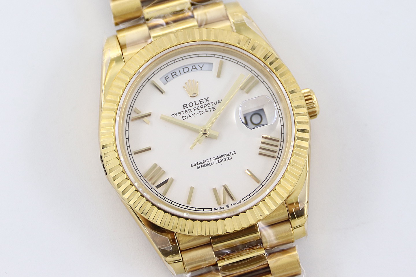 Bagsaaa R01ex Day-Date 40mm Gold White Dial