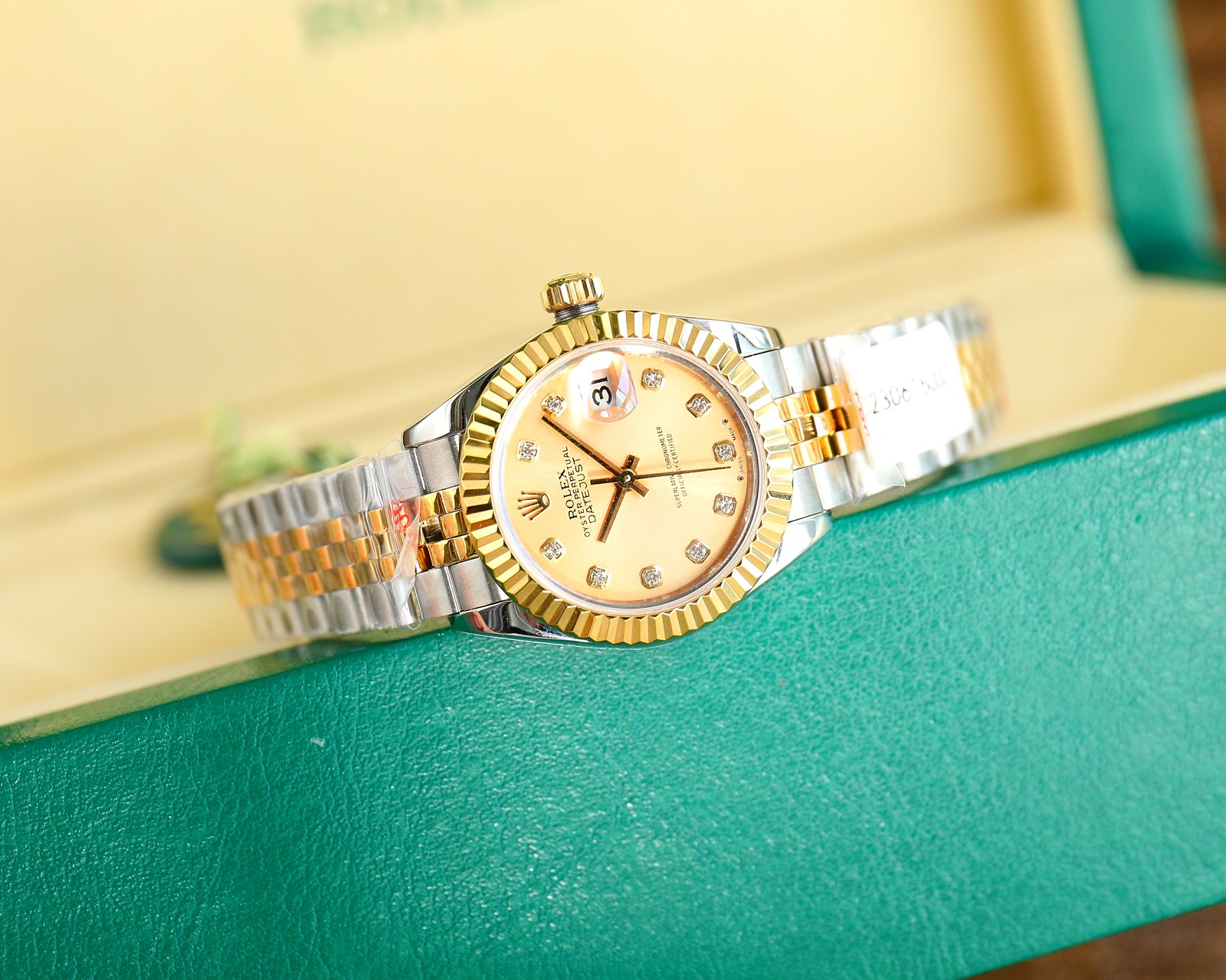 Bagsaaa R01ex Lady Datejust Oystersteel and Silver and Gold Dial 28mm