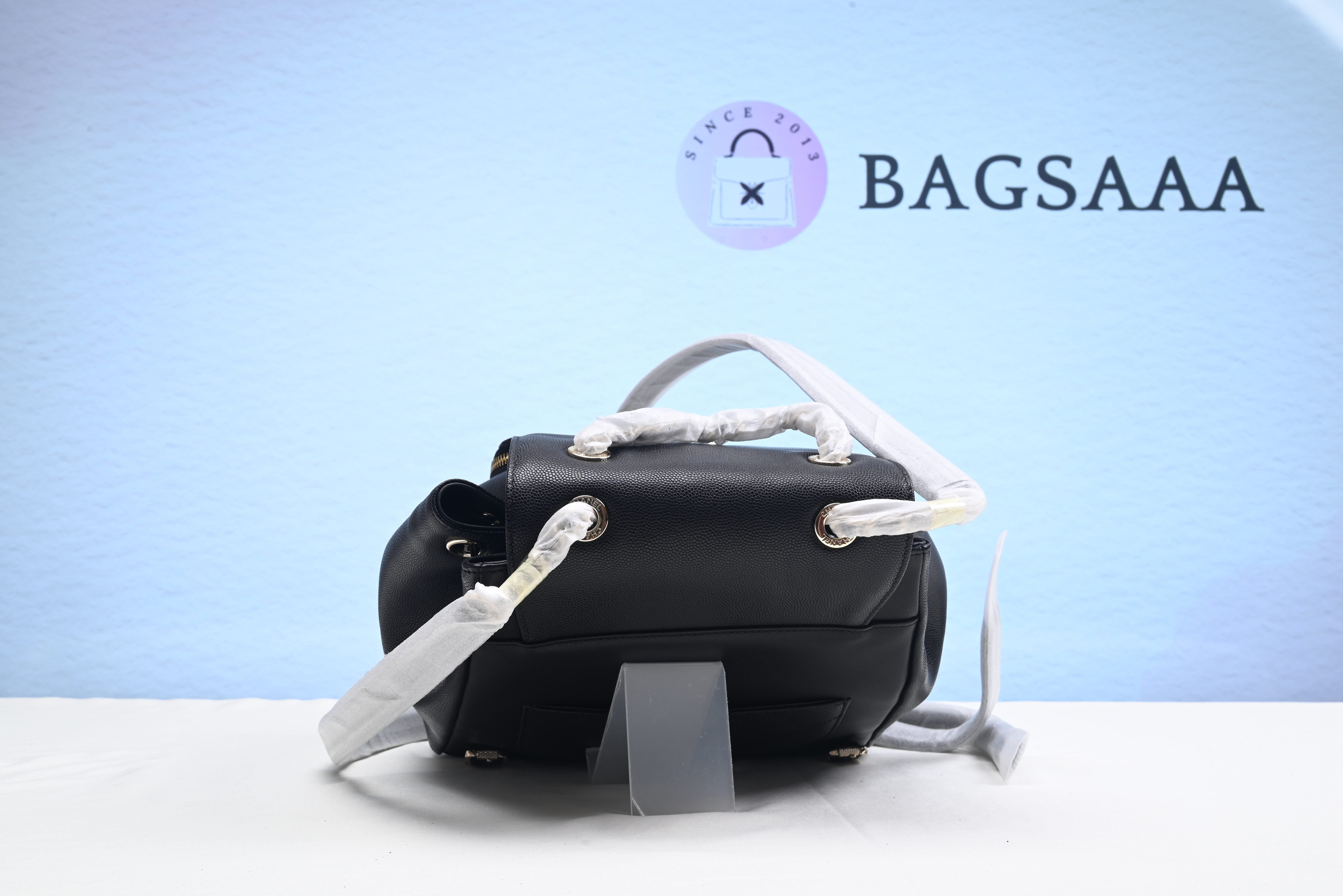 Bagsaaa Ch**el BUSINESS AFFINITY BACKPACK - 23 × 22 × 15 cm